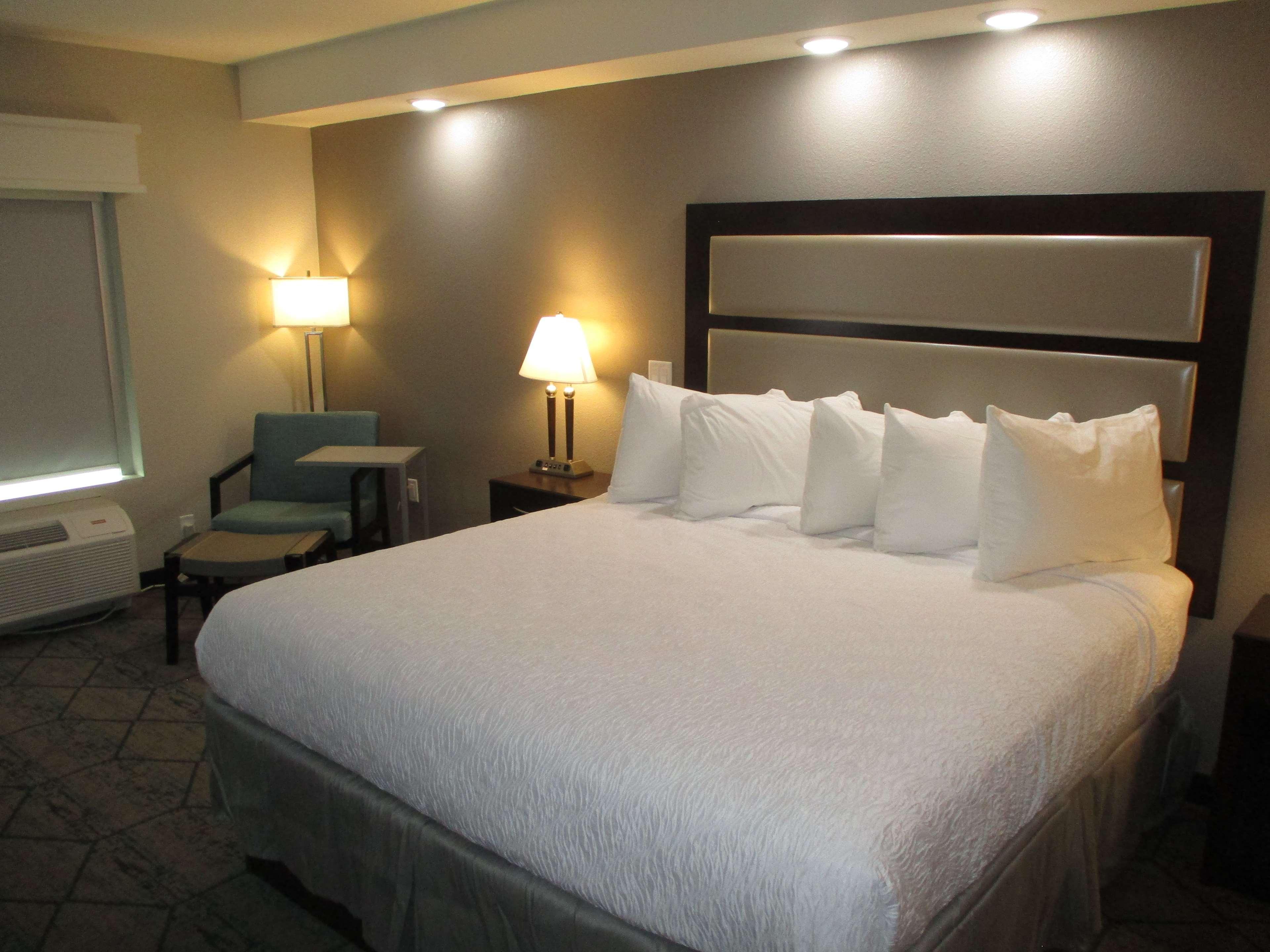 Best Western Plus Mcpherson Esterno foto