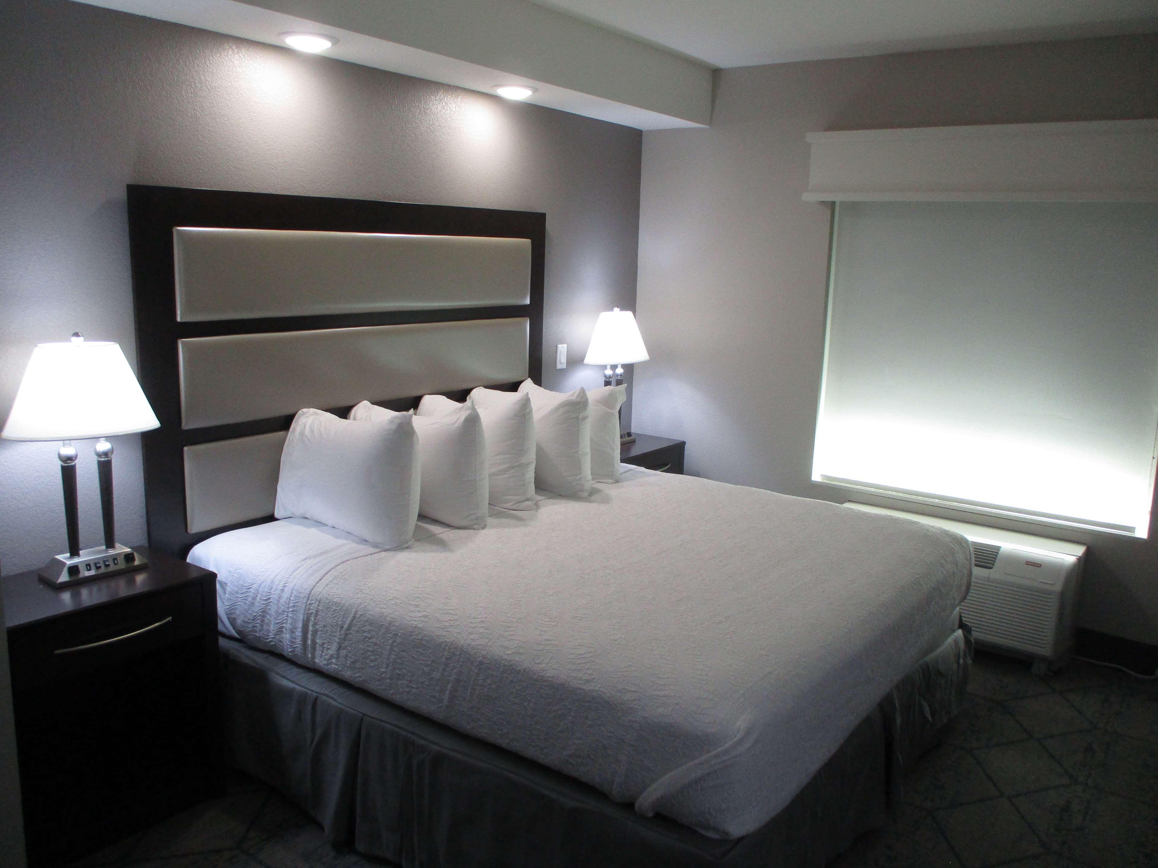 Best Western Plus Mcpherson Esterno foto