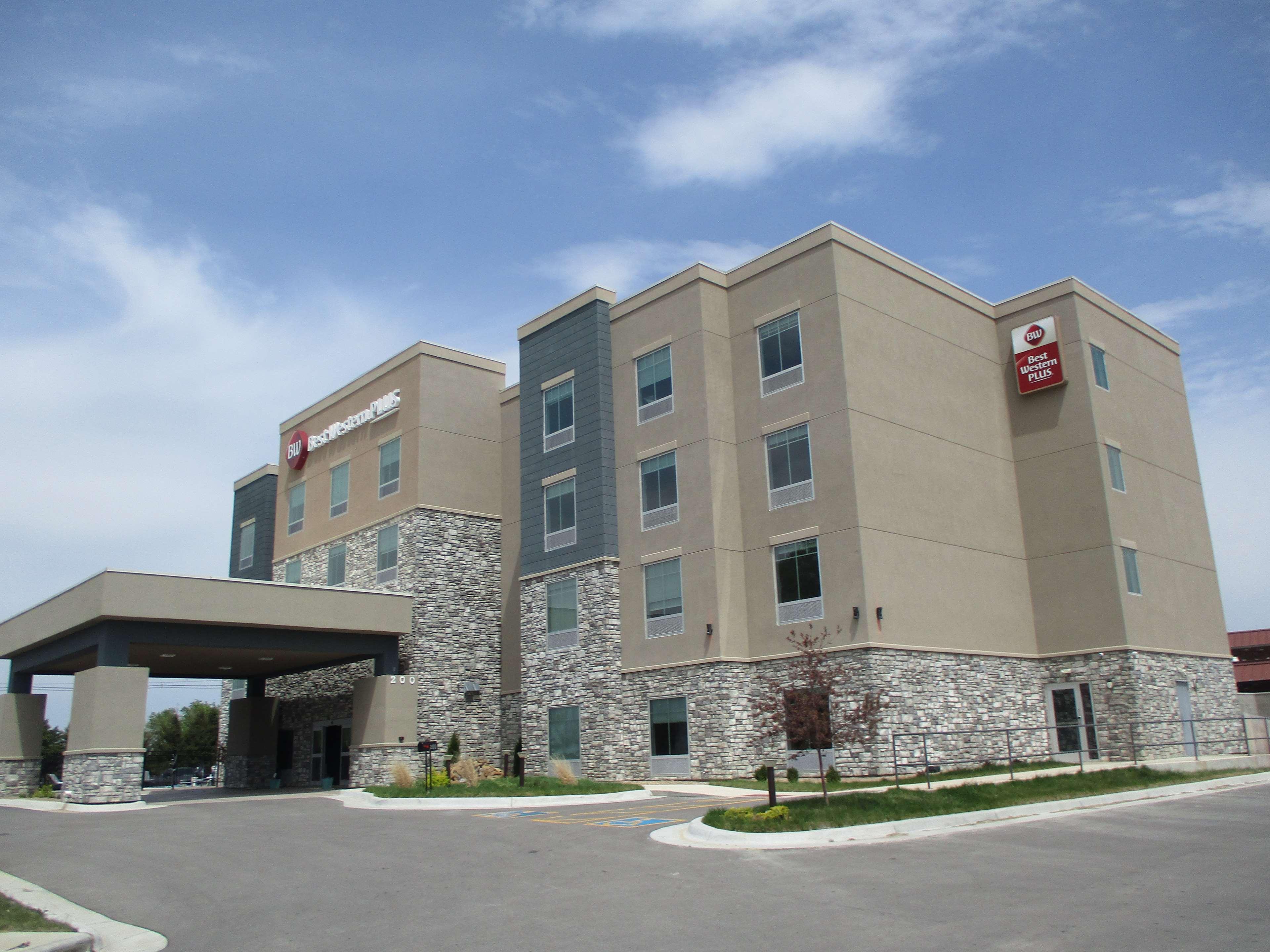 Best Western Plus Mcpherson Esterno foto