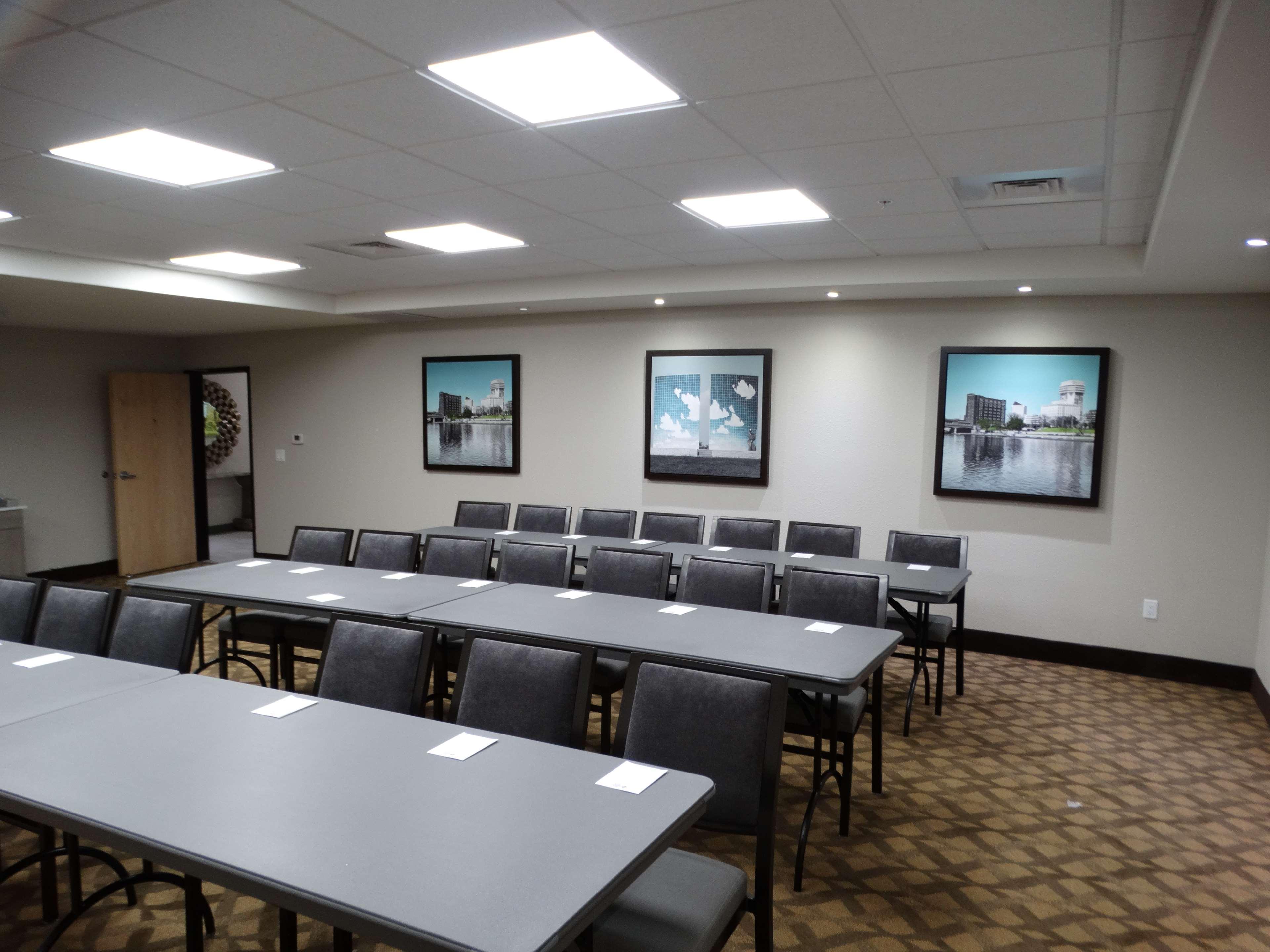 Best Western Plus Mcpherson Esterno foto