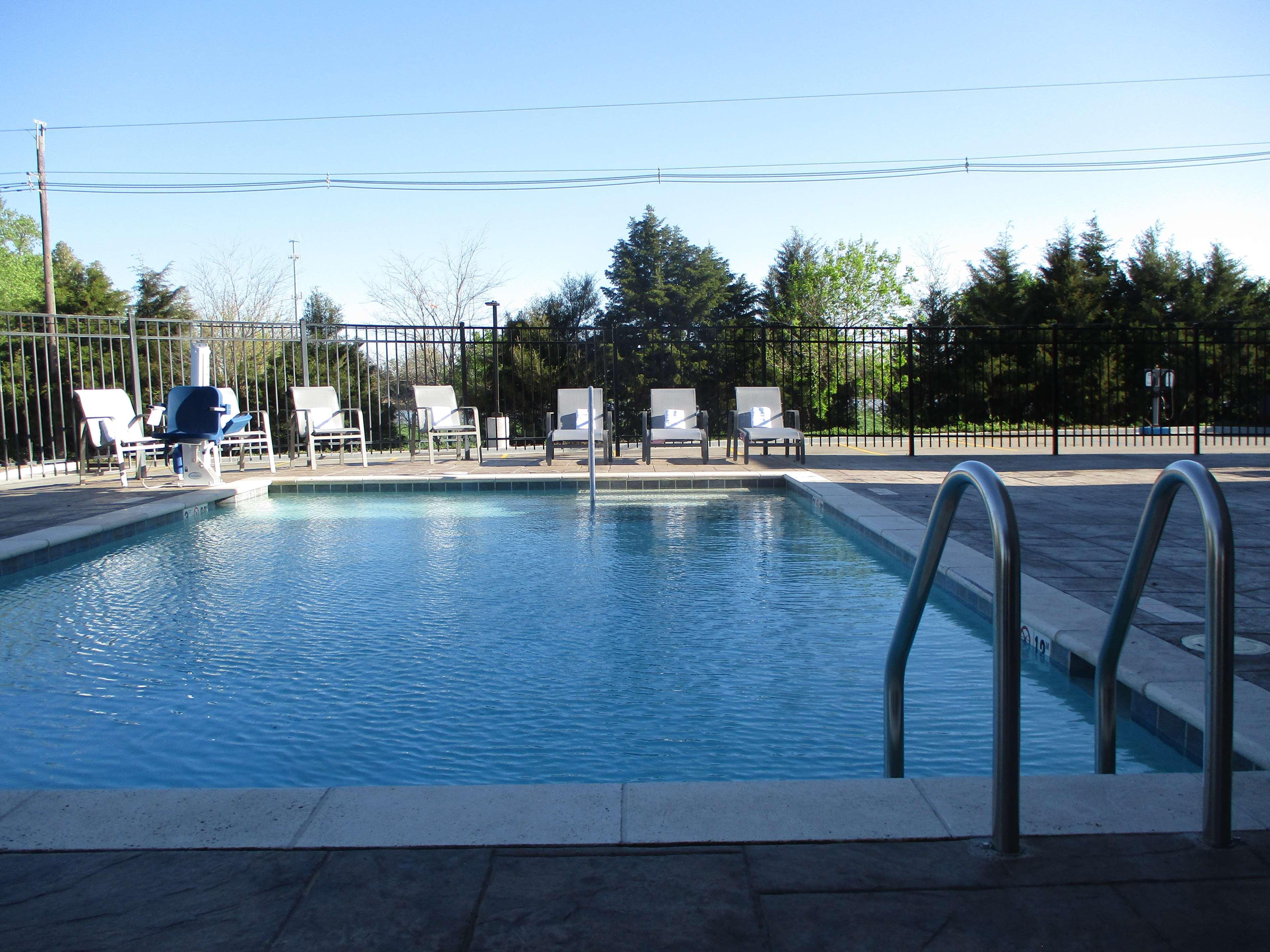 Best Western Plus Mcpherson Esterno foto